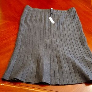 Milano Gray Knit Skirt Stretchable Waist Size L NWT